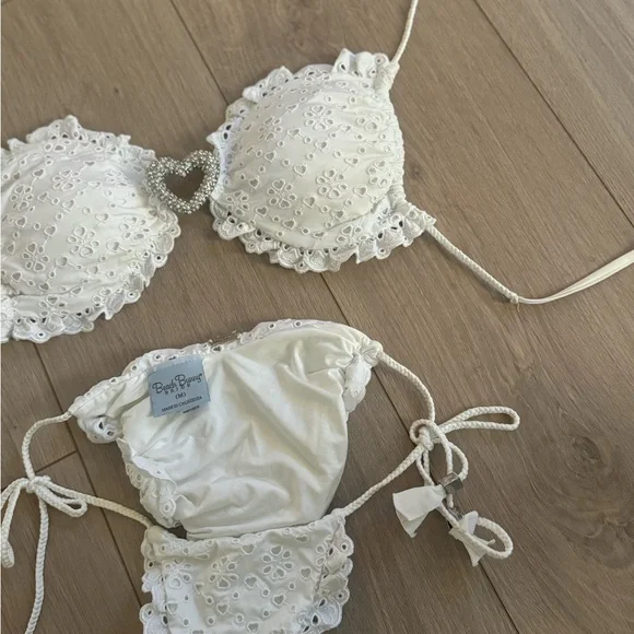 Beach Bunny All Eyes On Me White Eyelet Lace Bikini Set - Picture 8 of 9